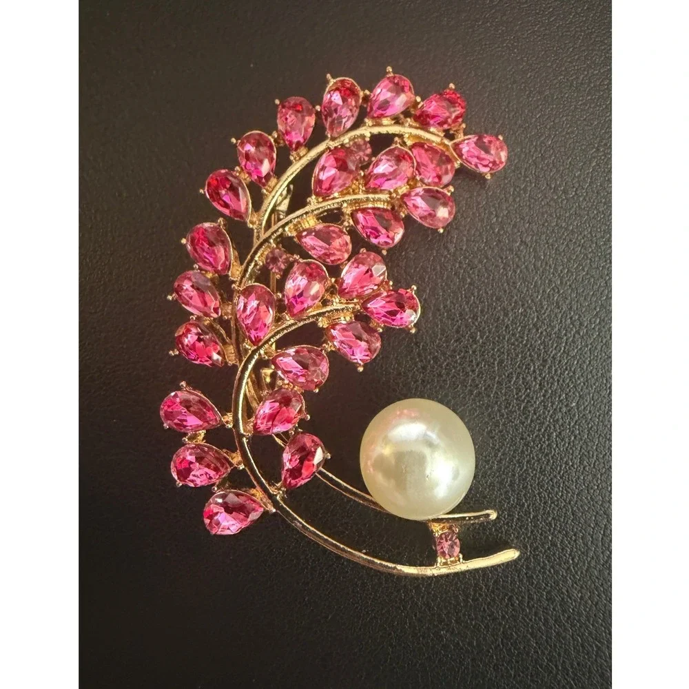 Rhinestone Brooch Floral Pink Gold Tone Simulated Pearl